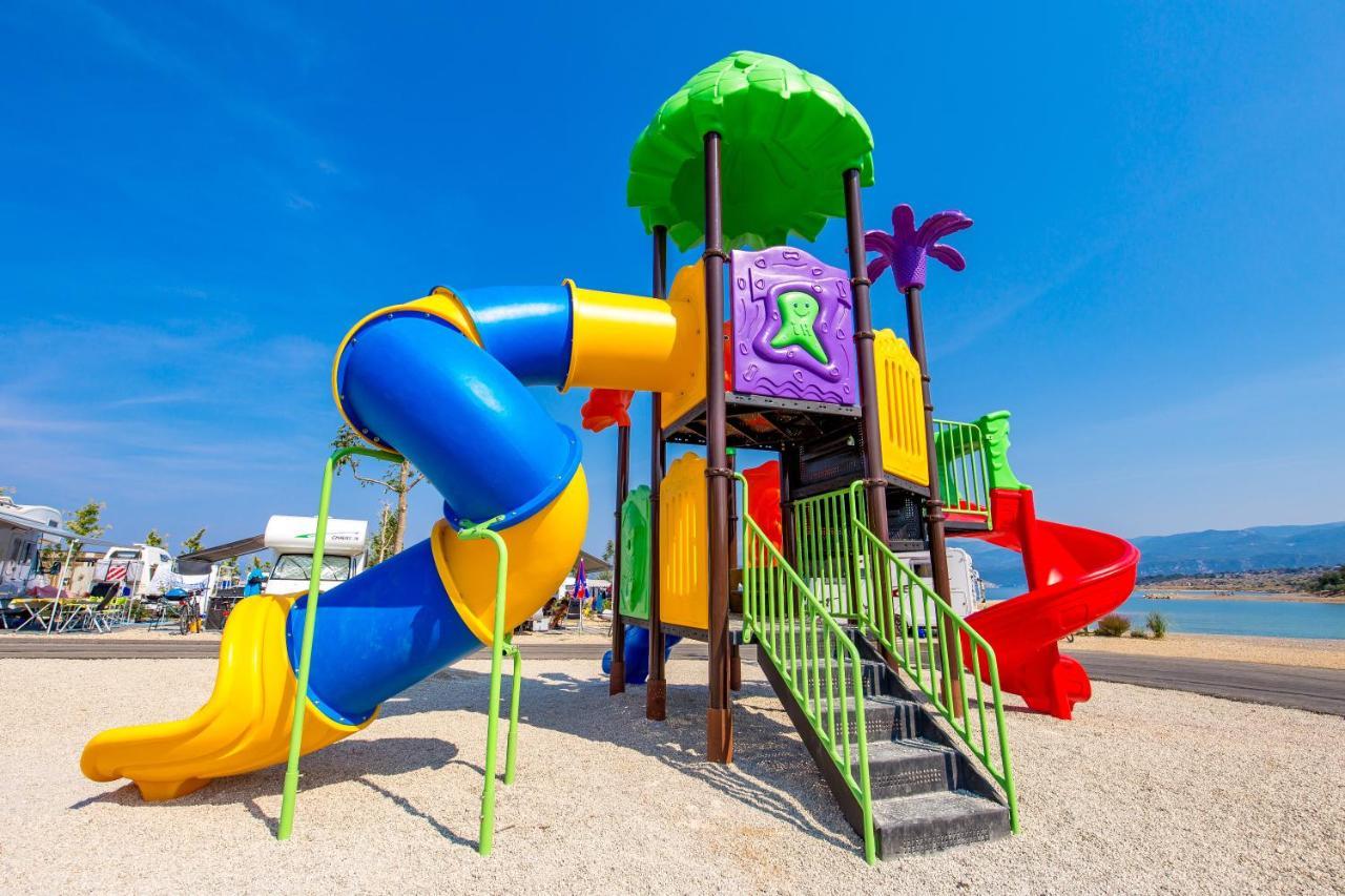 Mobile Homes Camping Omisalj Omišalj Exterior foto